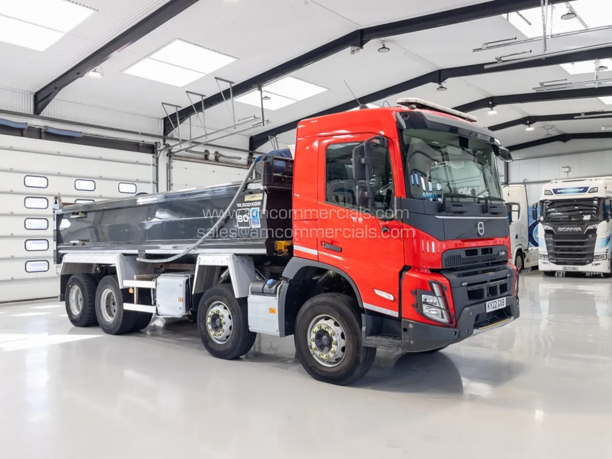 2022 VOLVO FMX 420 TIPPER - Image 1