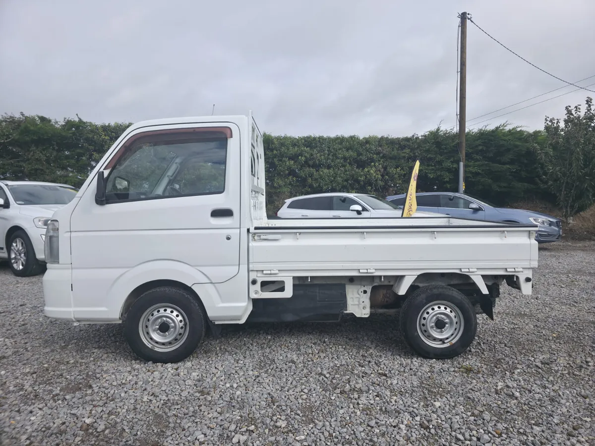 2017 Nissan NV100 Clipper - Image 2
