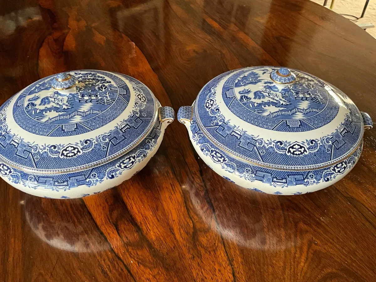 Pr. Willow Pattern Vegetable Tureens ARKLOW. - Image 1