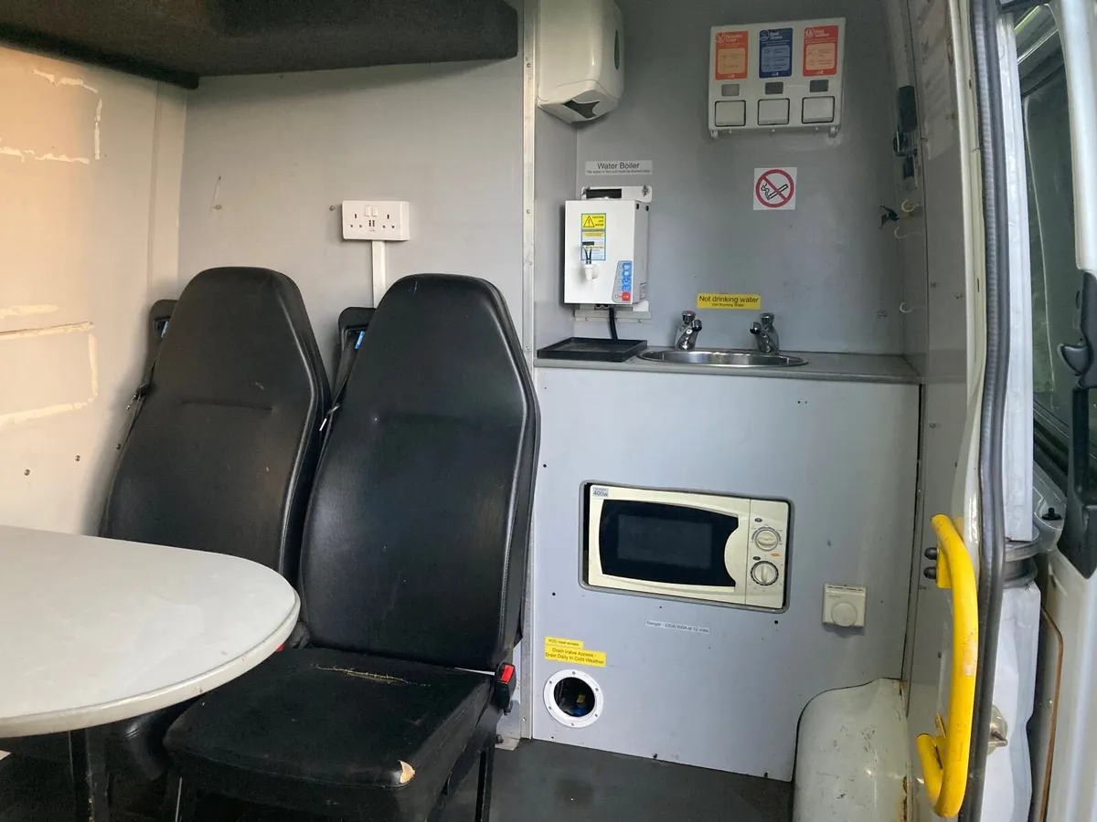 Mercedes Sprinter welfare van - Image 4