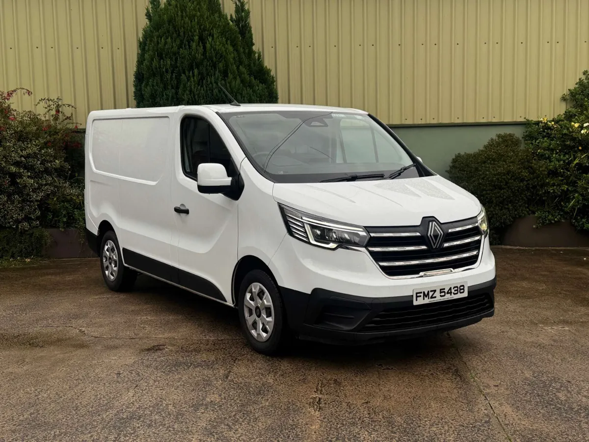 Renault Trafic 2024, 2.0L, Ply Lined - Image 1