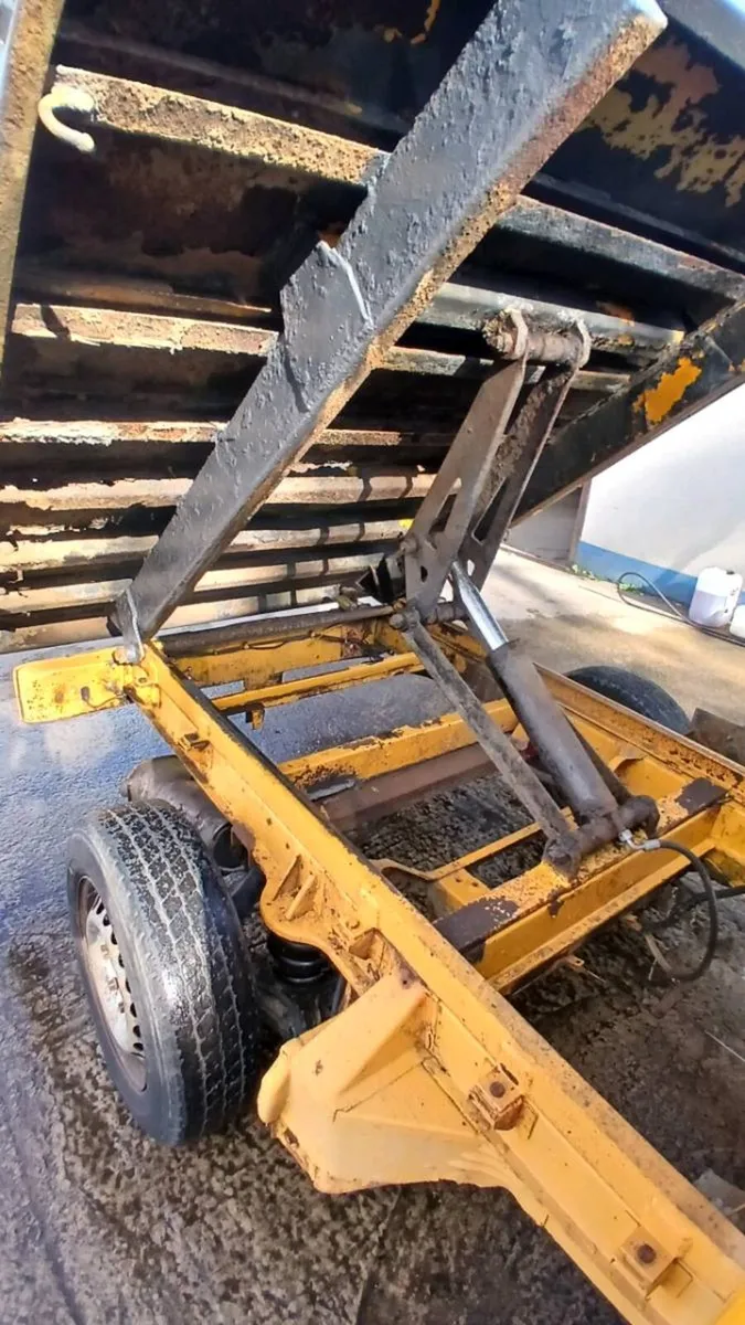 Crew cab tipper - Image 3