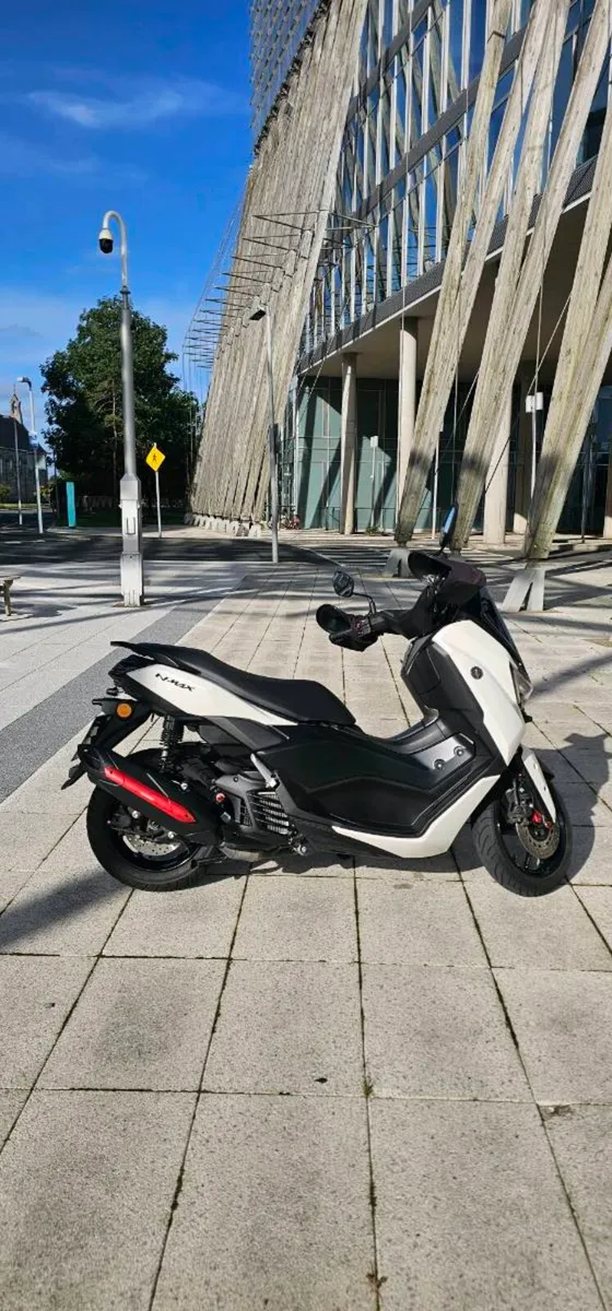 Yamaha NMAX 125 2025 | 4,500km | CarPlay + Dashcam - Image 4