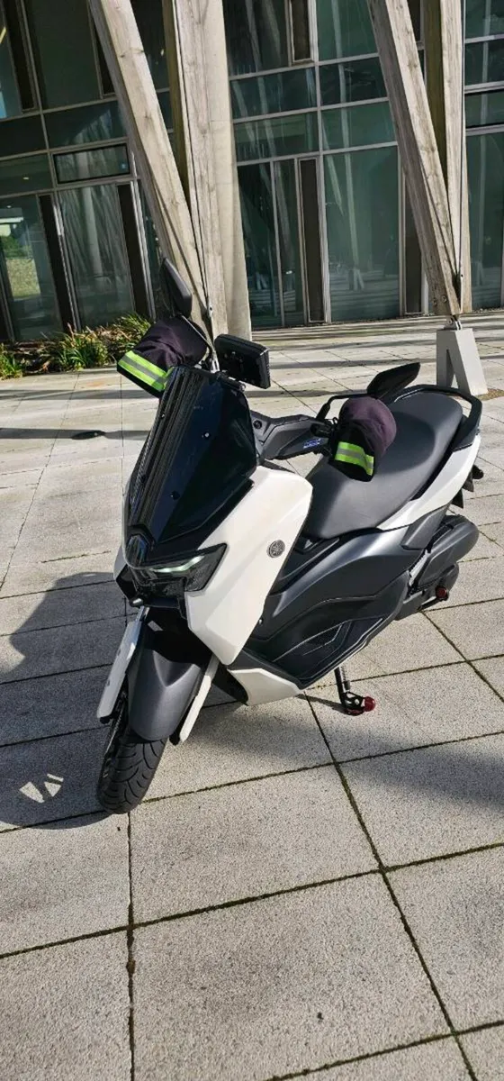 Yamaha NMAX 125 2025 | 4,500km | CarPlay + Dashcam - Image 1