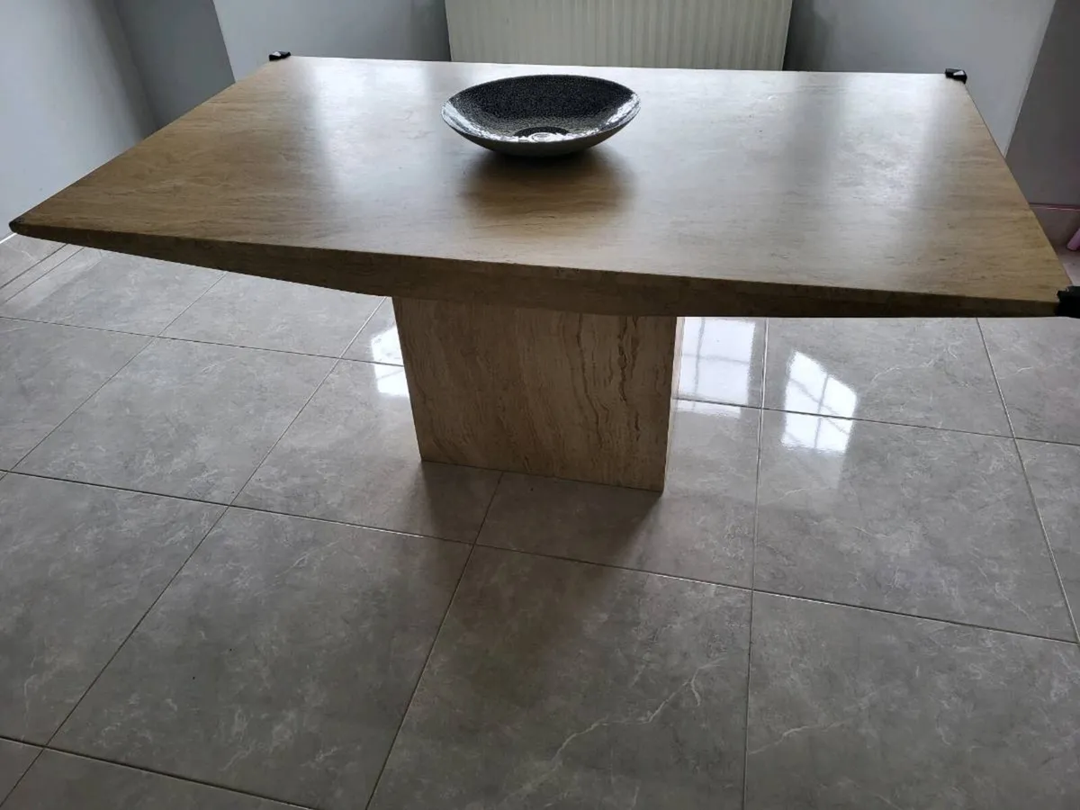 Marble kitchen table - Image 1