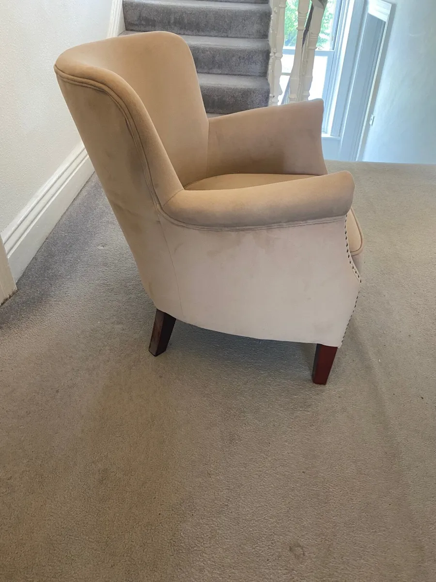Velvet bedroom chair - Image 2