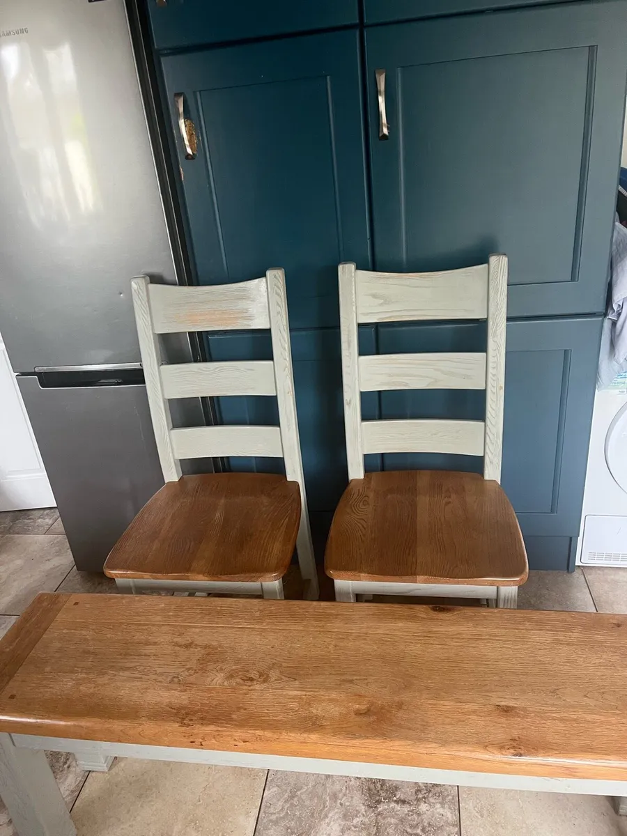 Dining table, chairs and bench - Image 3