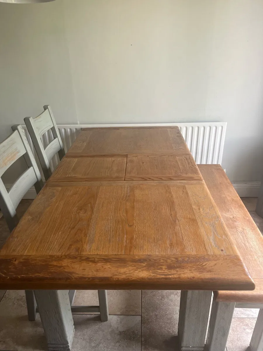 Dining table, chairs and bench - Image 4