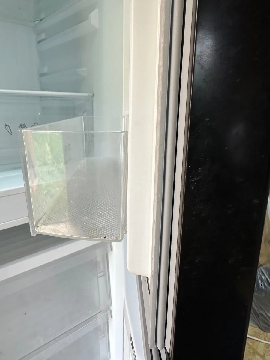 LOGIK Black Fridge Freezer – Excellent Condition - Image 3