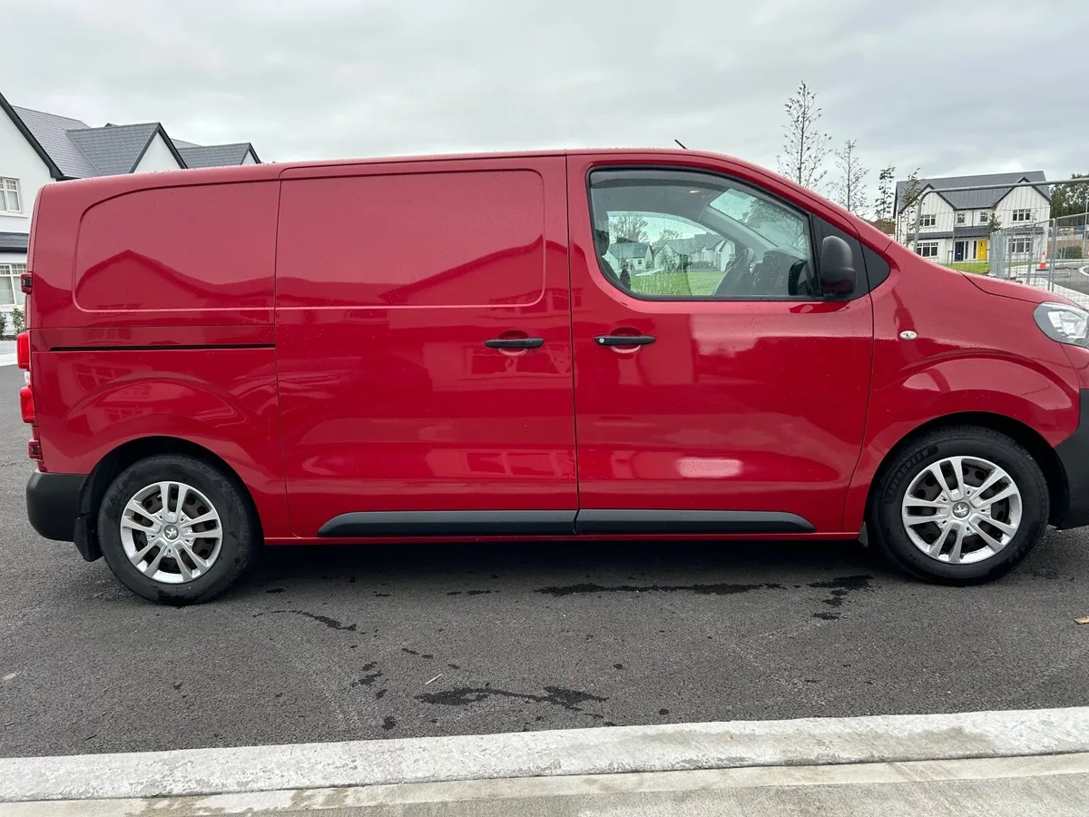 2017 Peugeot Expert Professional - Image 3