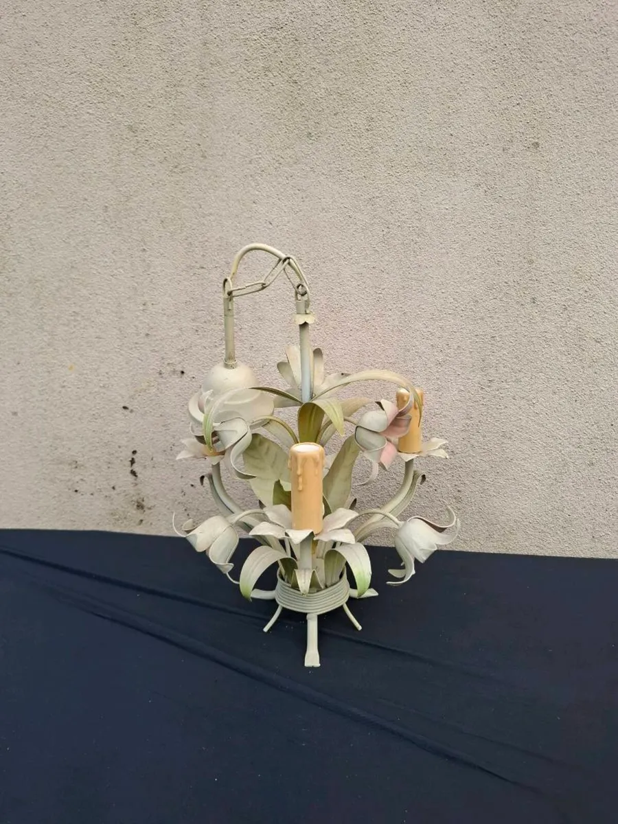 Floral metallic ceiling lamp - Image 1