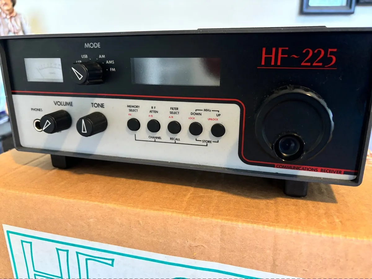 Shortwave Radio Receiver - Image 3