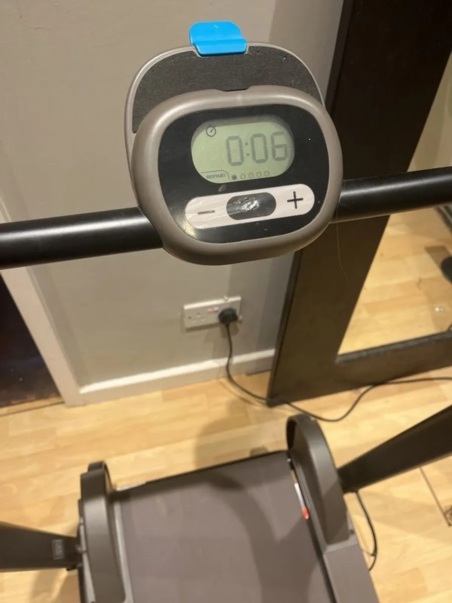 Folding magnetic walking treadmill - Image 4