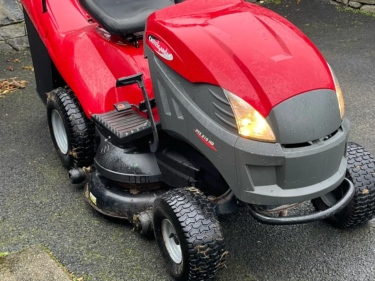 Castlegarden 22HP hydro ride on lawnmower - Image 3