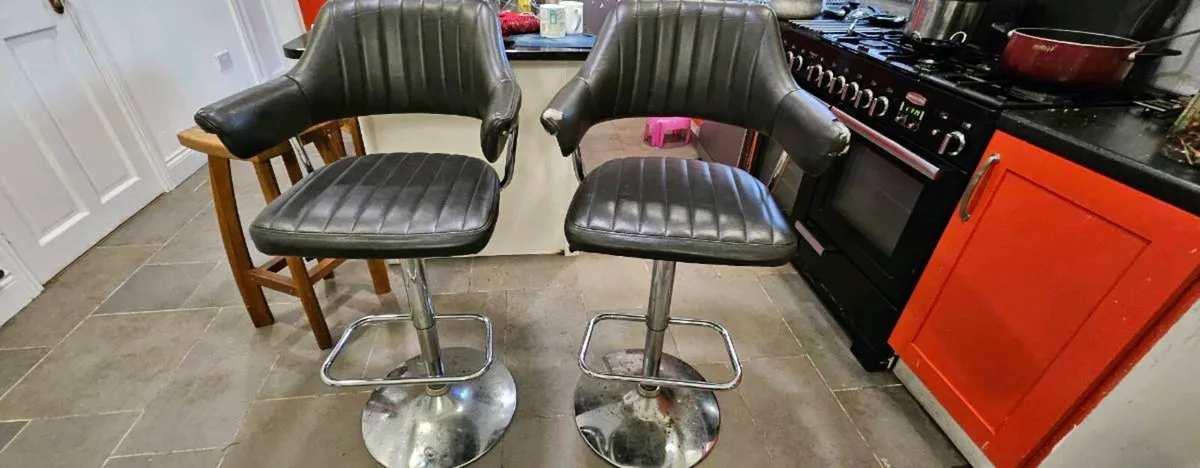 Bar stool - Image 1