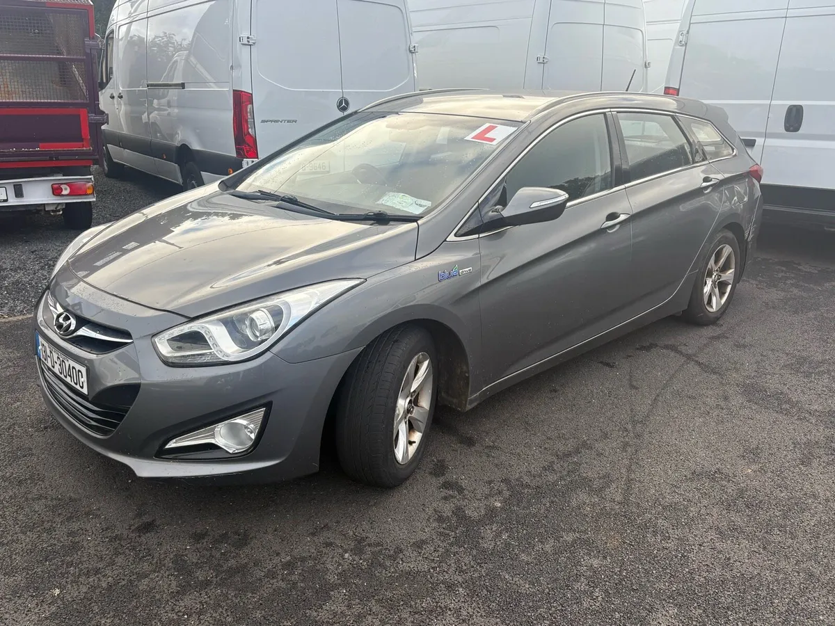 2013 Hyundai ix40 tax 11/26 only 120k miles - Image 1