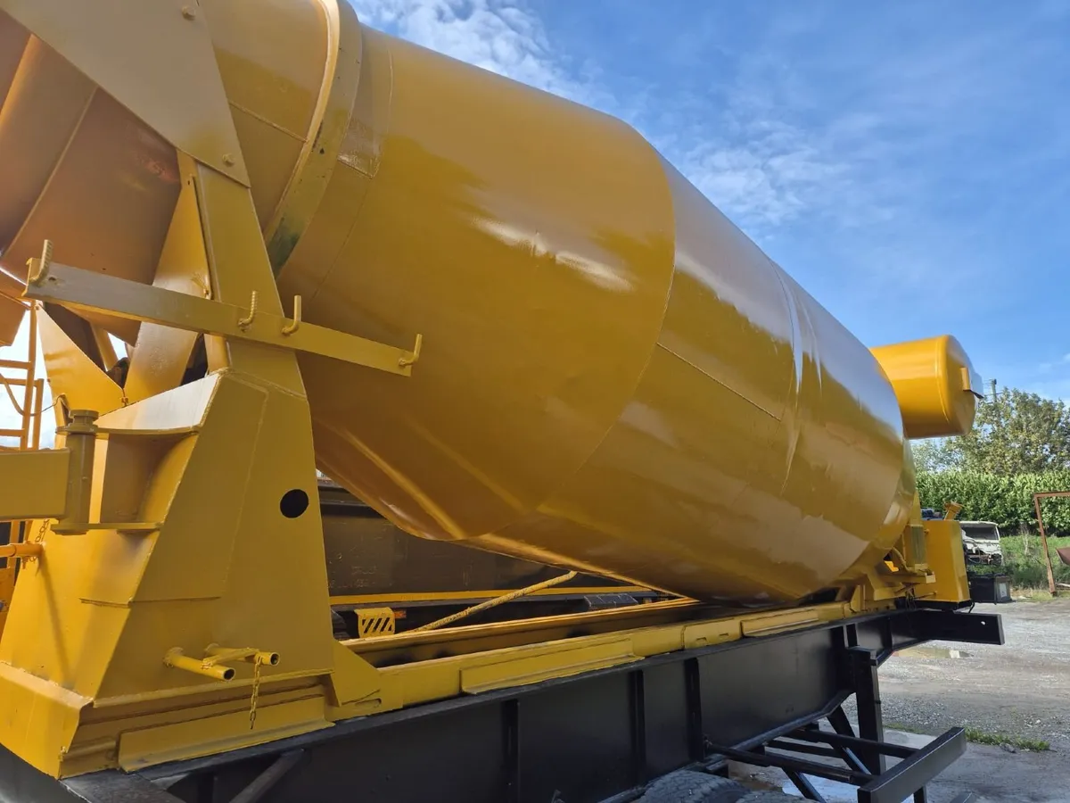 Artic concrete mixer for sale - Image 1