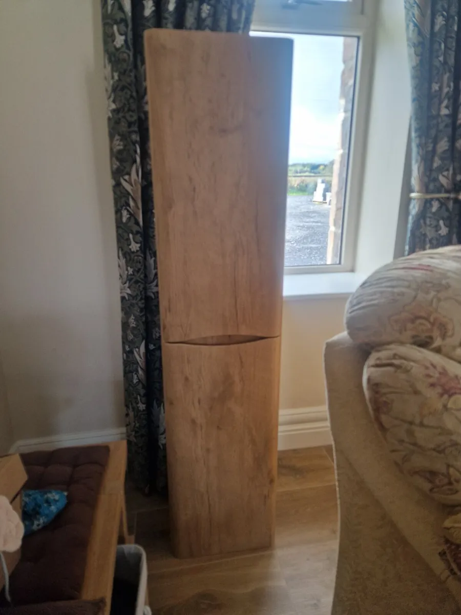 Bathroom furniture - Image 1