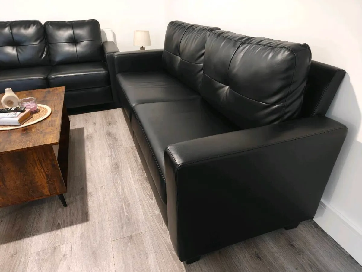 Black puffer couch - Image 2