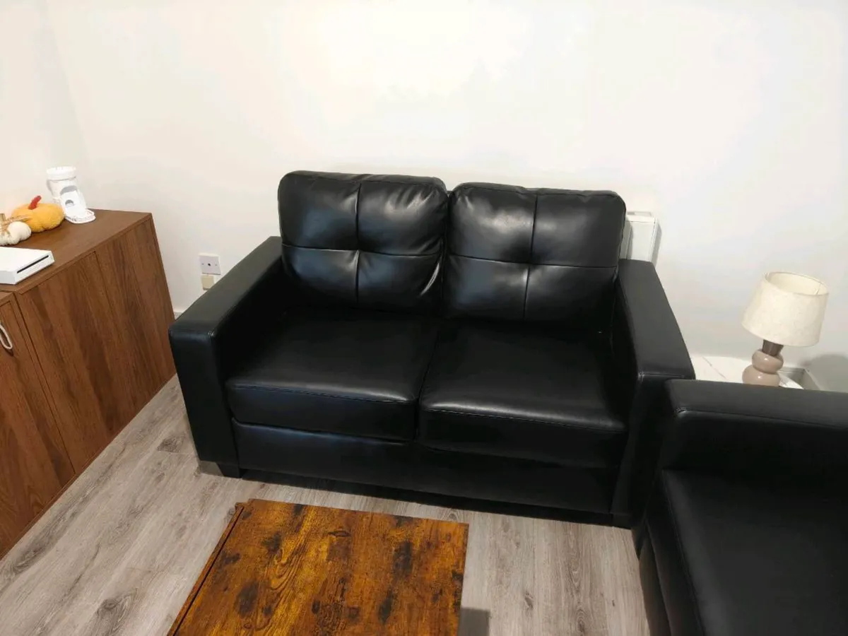 Black puffer couch - Image 3