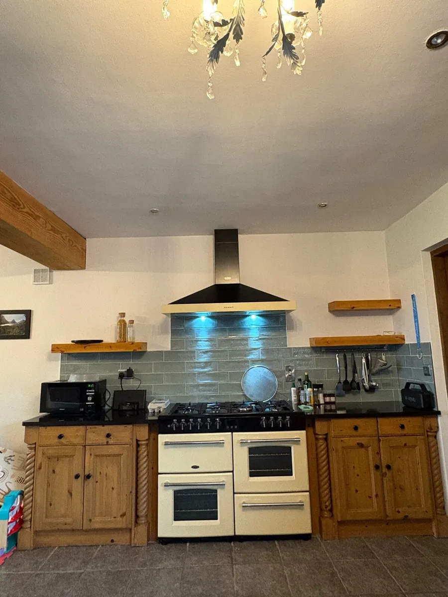 Pine kitchen - Image 1