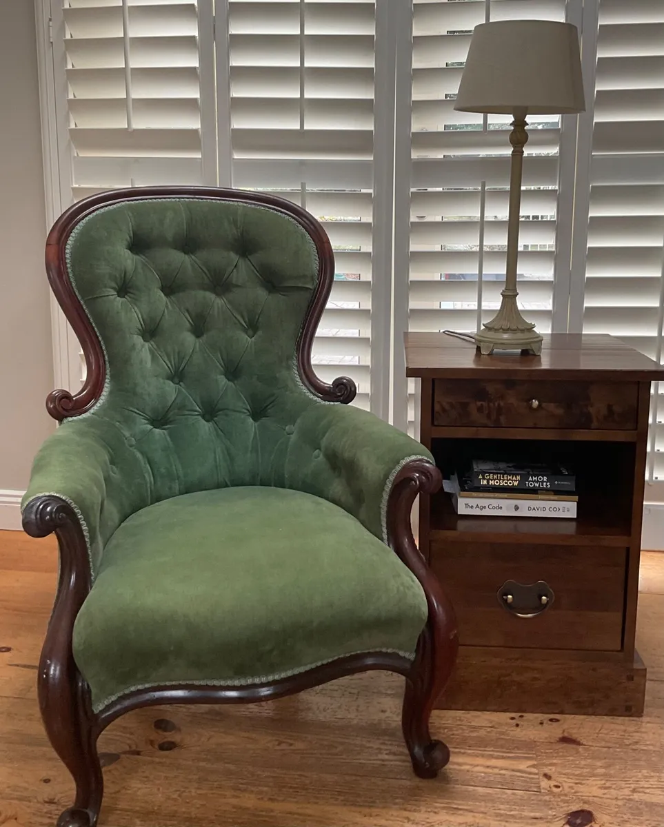 Laura ashley deep buttoned armchair in VGC - Image 1