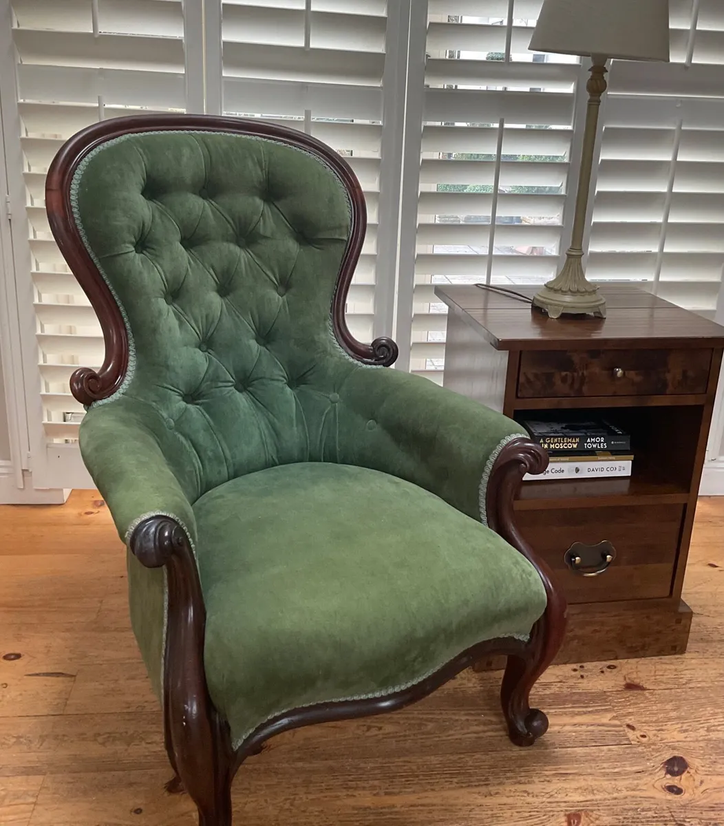 Laura ashley deep buttoned armchair in VGC - Image 2