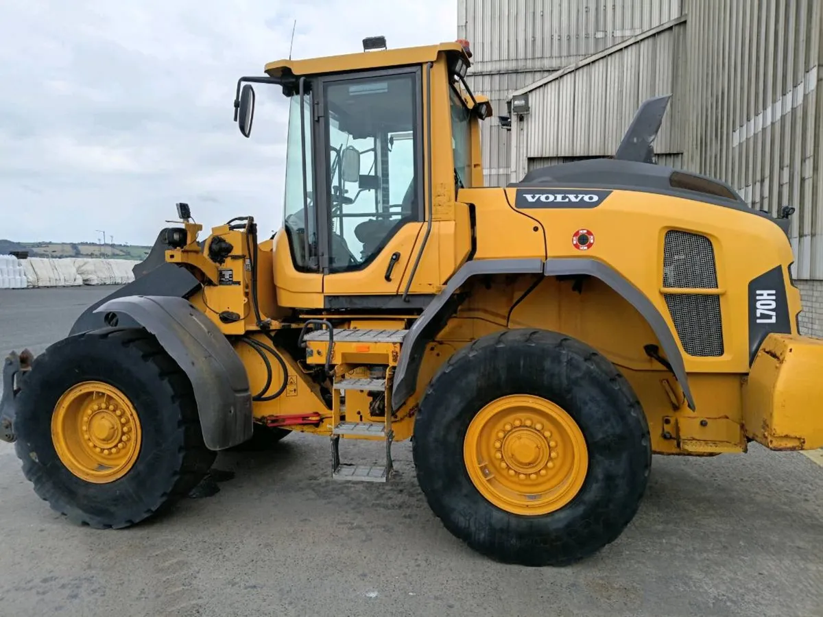 2015 volvo loading shovel - Image 1
