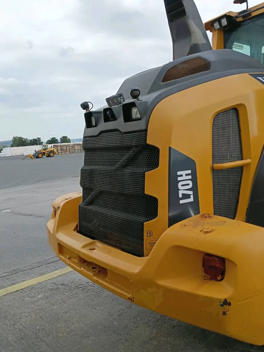2015 volvo loading shovel - Image 2