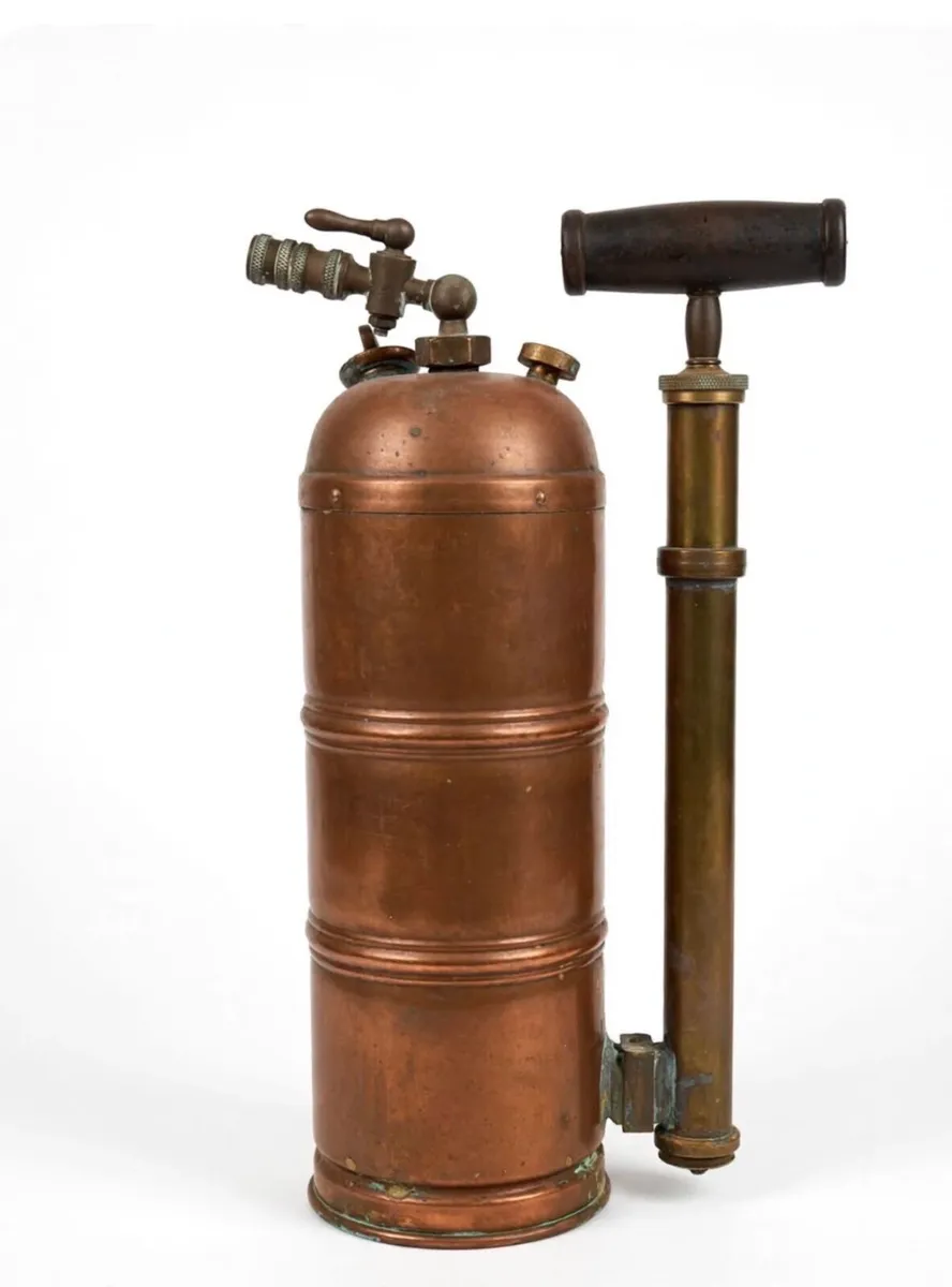Antique French horticultural pressure sprayer - Image 4