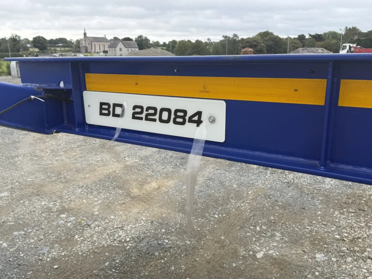 2018 DENNISON SLIDING SKELETAL TRAILER - Image 4