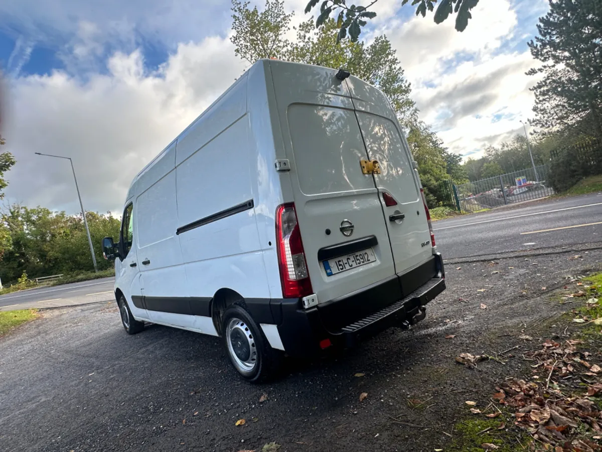 Nissan NV400 2015 - Image 2