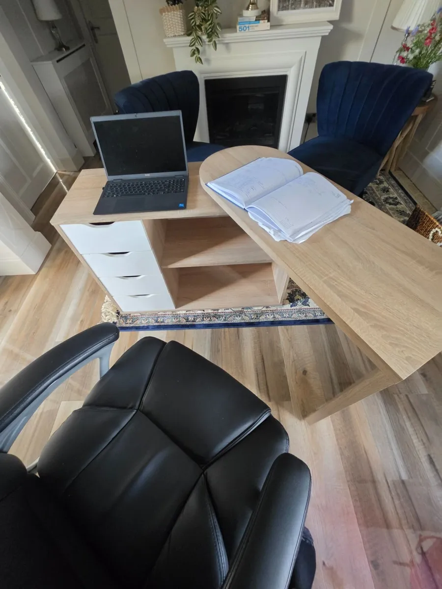 desk - Image 1