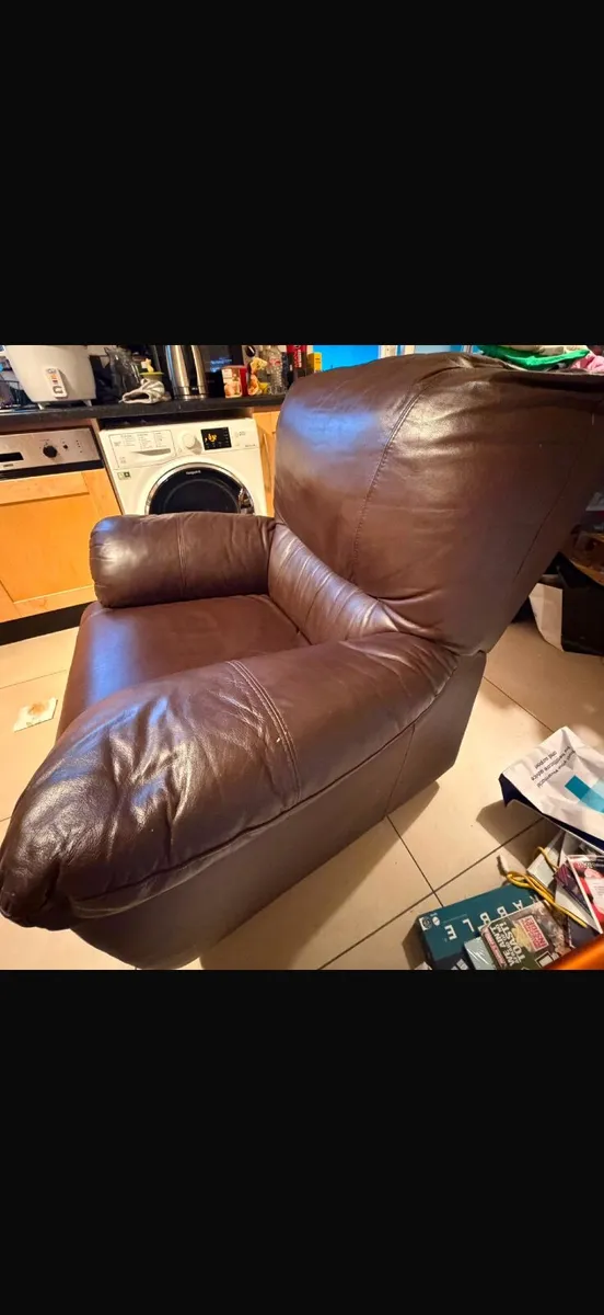Leather brown armchair with mint condition - Image 3