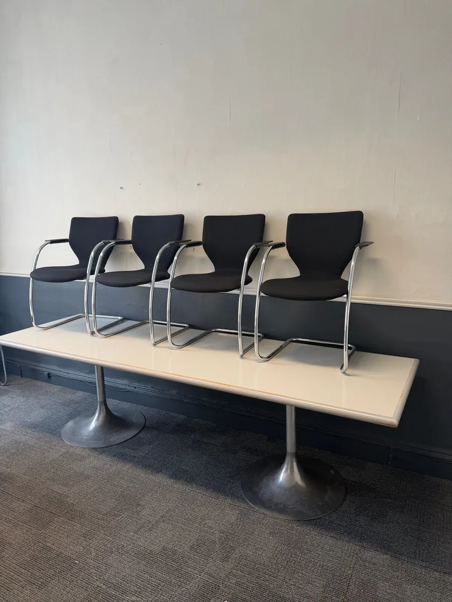 Desk and chairs - Image 1