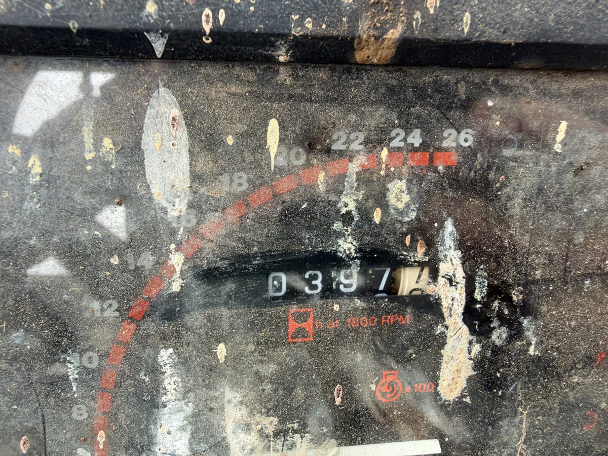 1993 Massey Ferguson 390 with Loader - Image 4