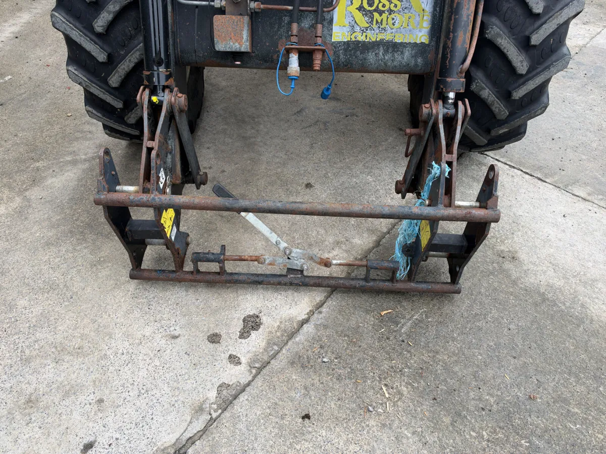 1993 Massey Ferguson 390 with Loader - Image 3