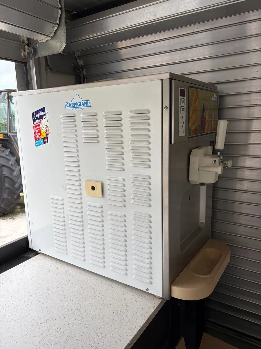 Caprigiani Countertop IceCream Machine - Image 2