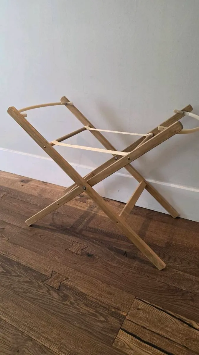 Little Green Sheep Moses Basket and mattress - Image 4