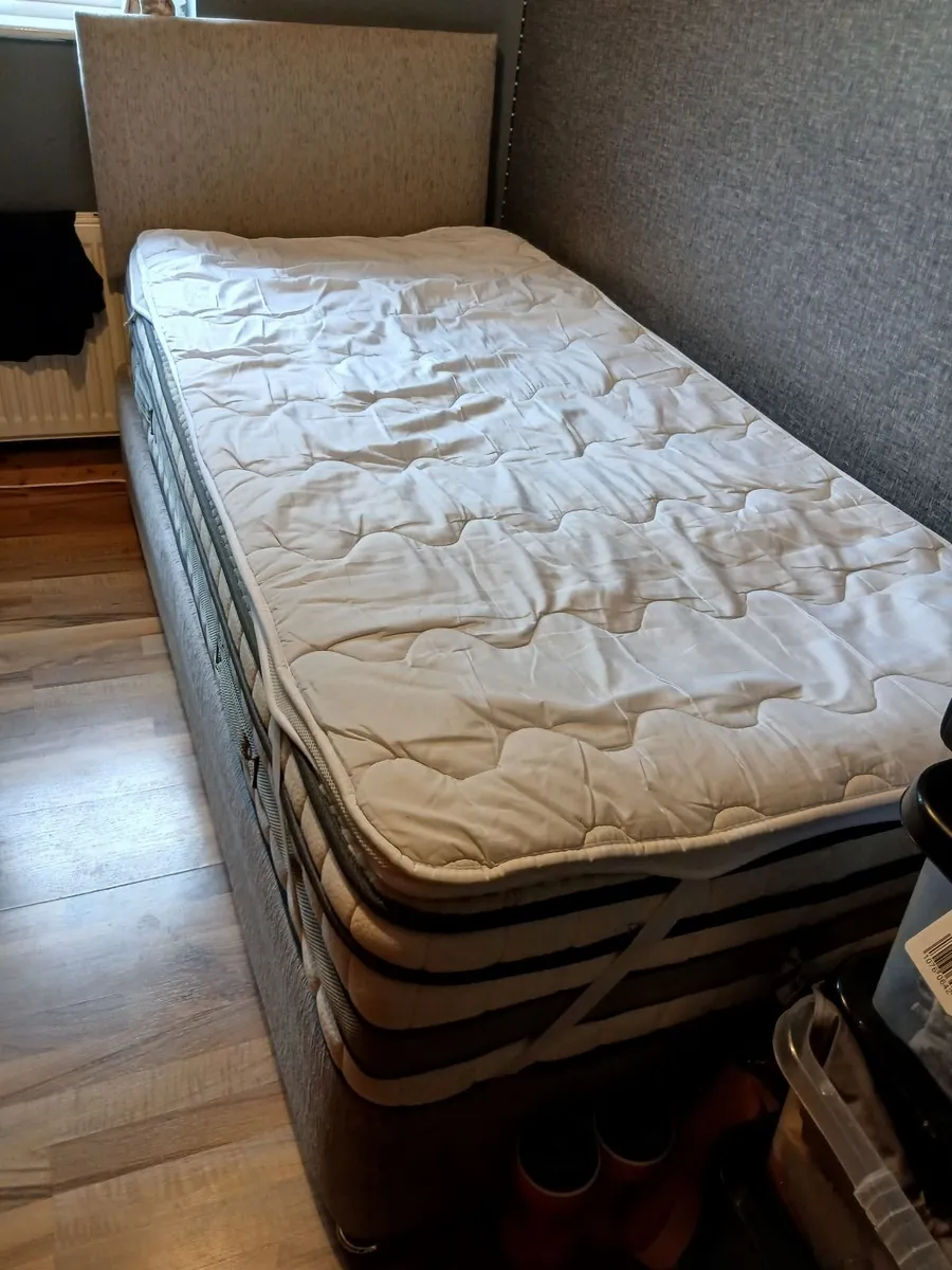 Bed & Mattress - Image 4