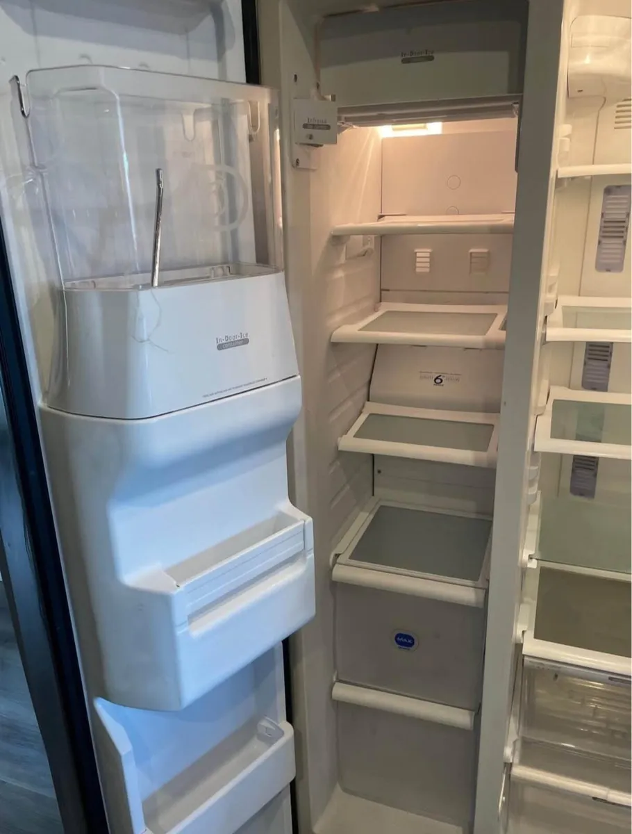 Whirlpool American Fridge Freezer - Image 3