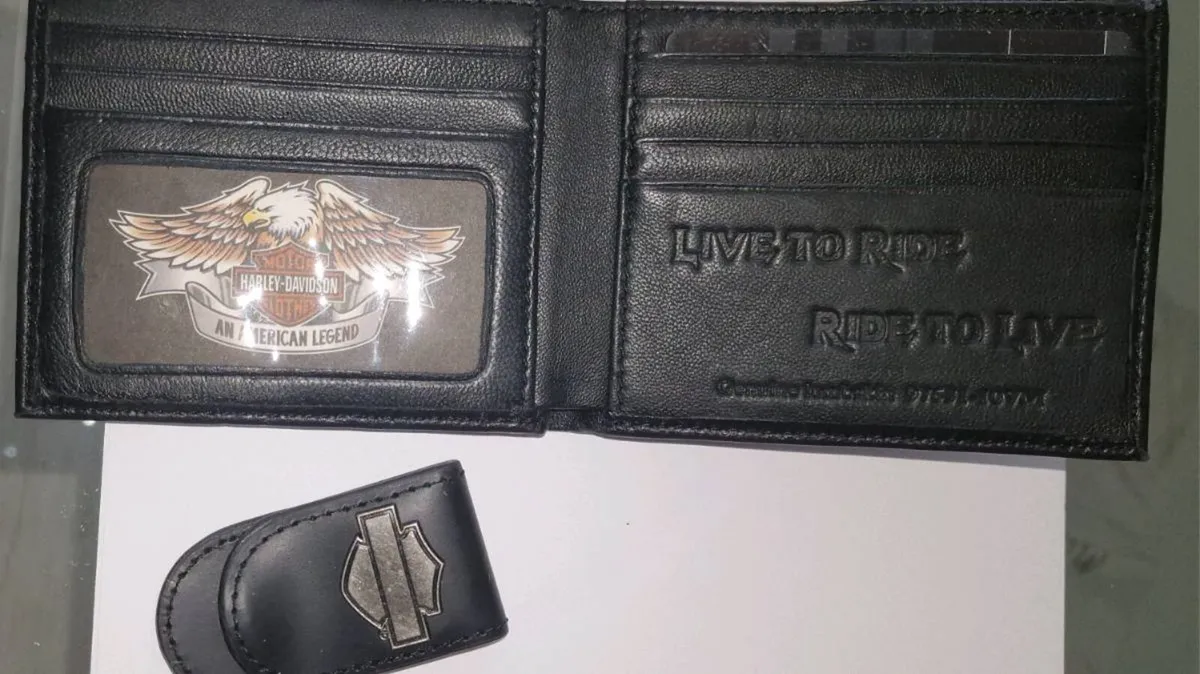 Genuine Harley wallet fold with money clip - Image 4