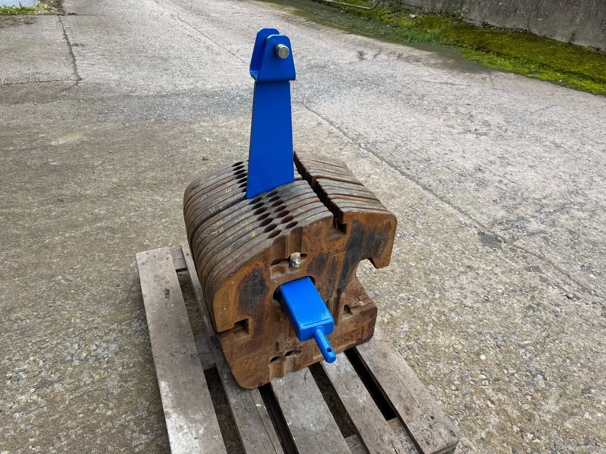 New Holland Weights 45kg 3 Linkage Weight Block - Image 4