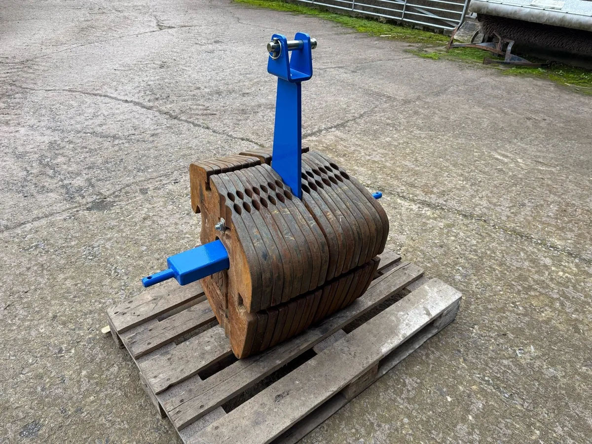 New Holland Weights 45kg 3 Linkage Weight Block - Image 2