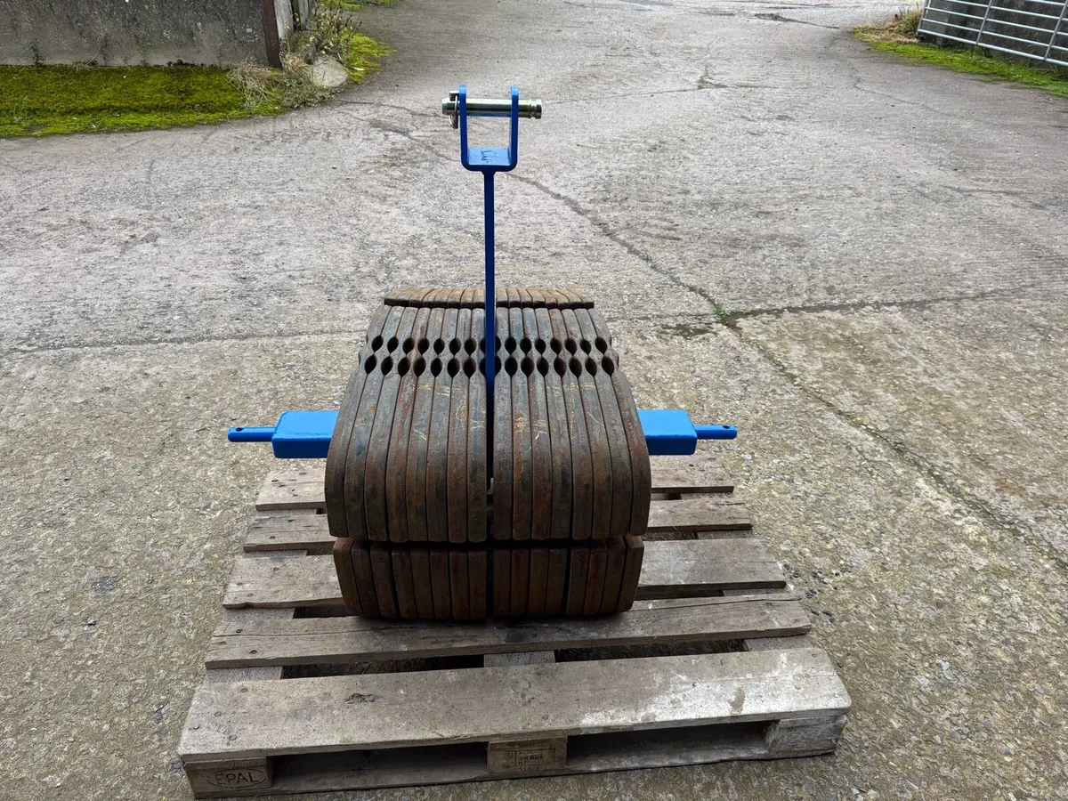 New Holland Weights 45kg 3 Linkage Weight Block - Image 3