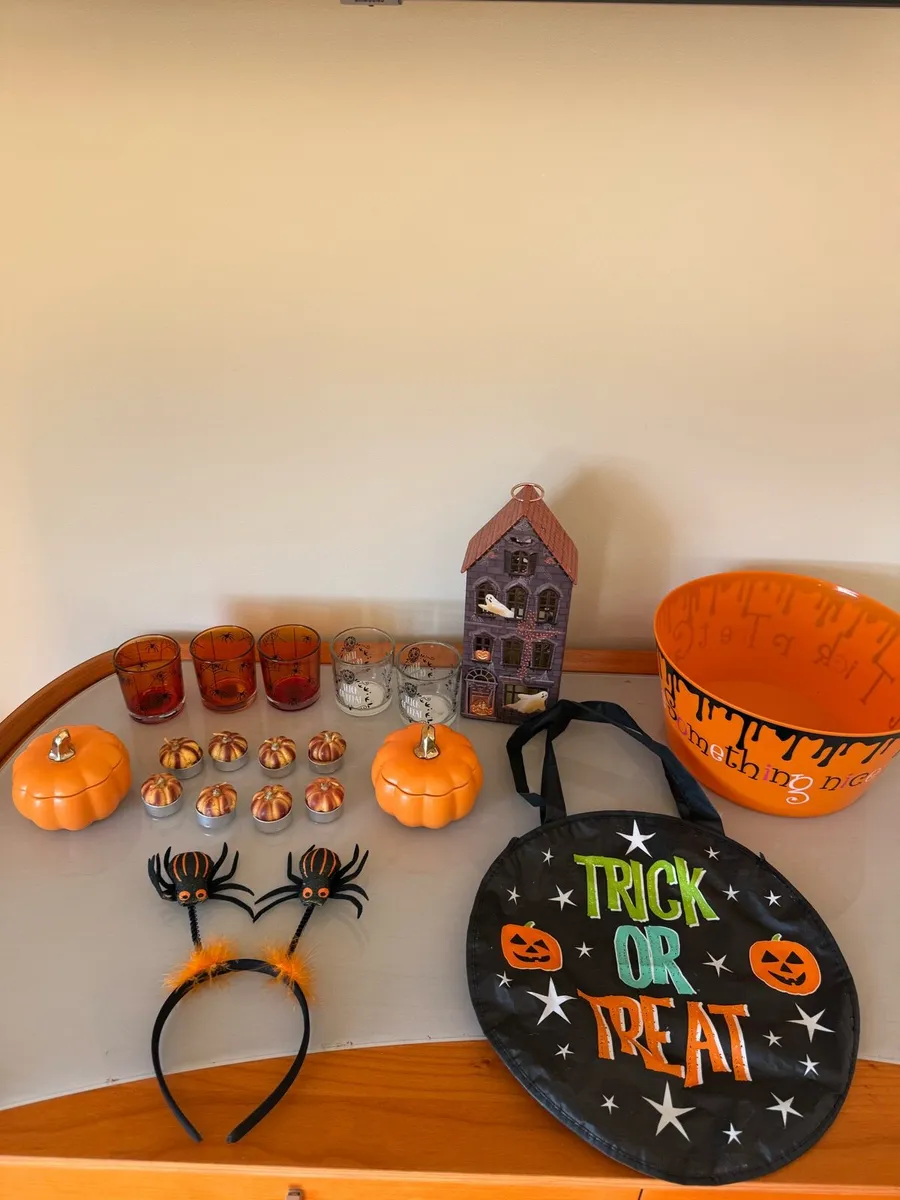 Halloween Decorations - Image 1