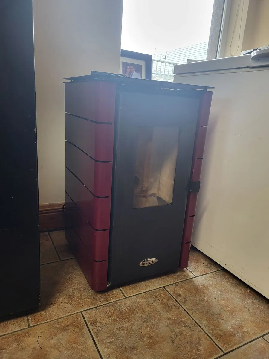 Stanley k50 5kw wood pellet stove claret - Image 1