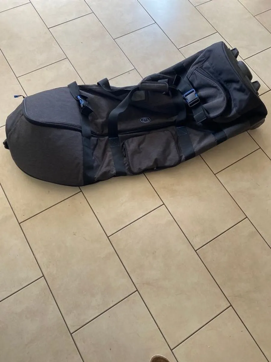 Calloway golf travel bag as new - Image 1