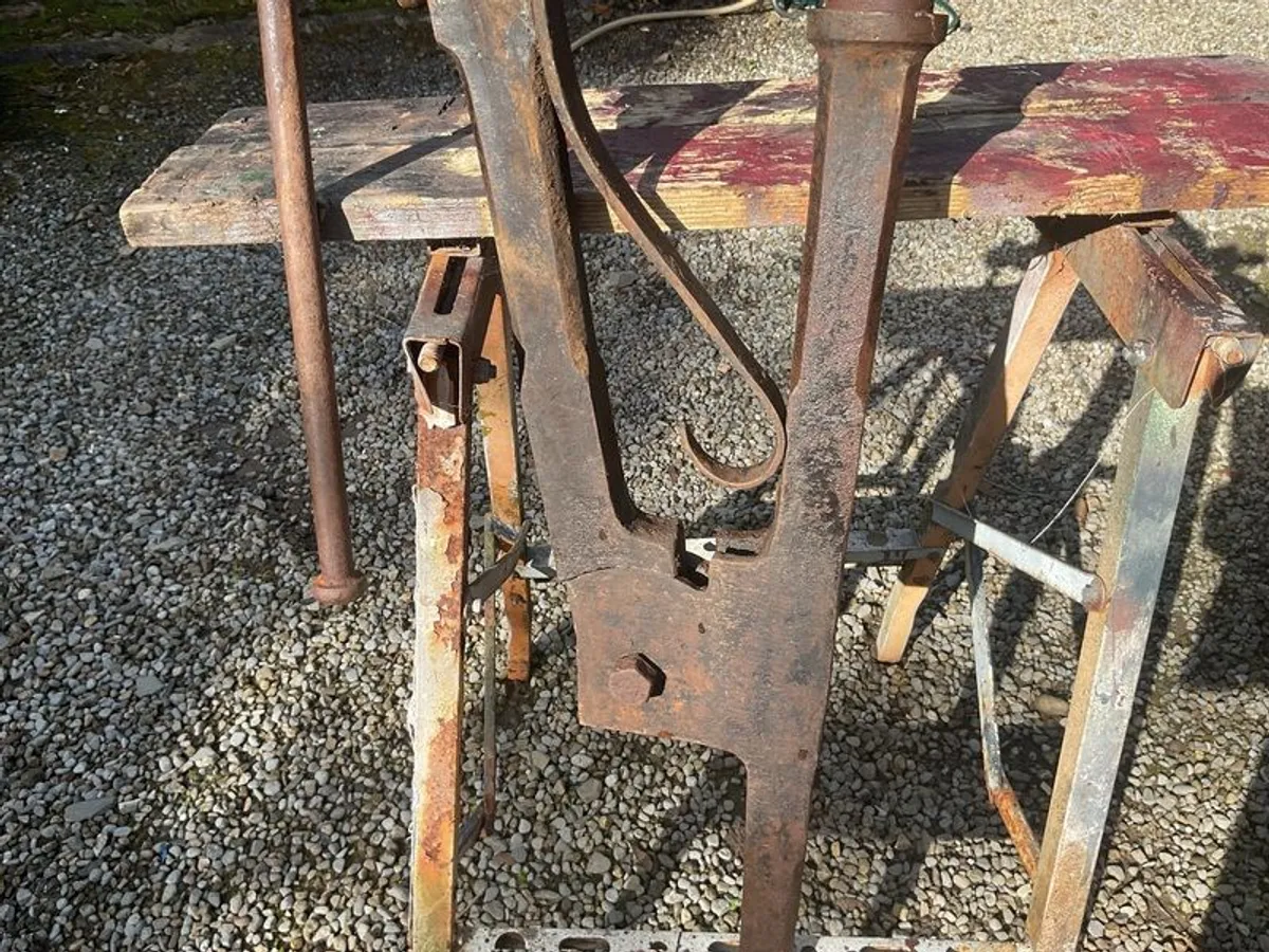 Vintage leg vise - Image 4