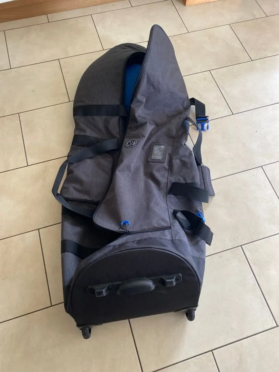 Calloway golf travel bag as new - Image 2